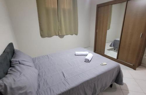 casa em rua tranquila a 200 metros do agito do Rio Vermelho e praia - Foto 7