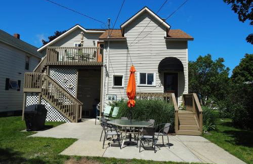 The Cute & Cozy - Upper Apt - Great Location! - Foto 1