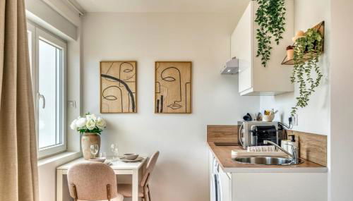 La Suite Crème - Métro D - Gare de Vénissieux - Foto 2