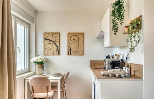 La Suite Crème - Métro D - Gare de Vénissieux - Foto 2