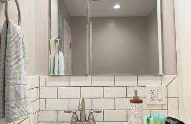 Charming 1BDR In Central Rittenhouse Square With Patio Hosted by StayRafa - Foto 14