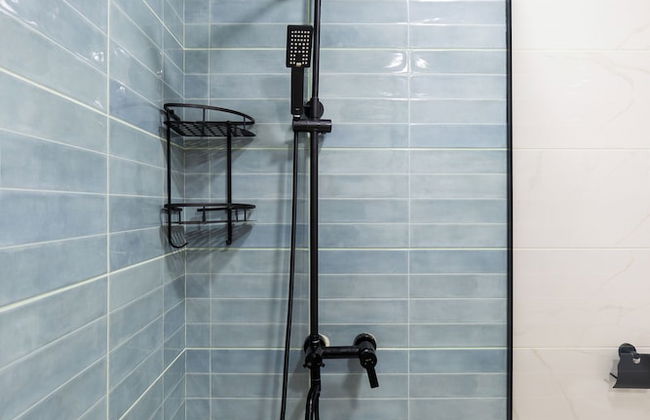 Chic & Modern 4BR Home in Old Tbilisi - Photo 28