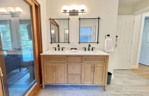 Quiet Family Friendly Home w/ Backyard [Owls Nest] - Foto 24