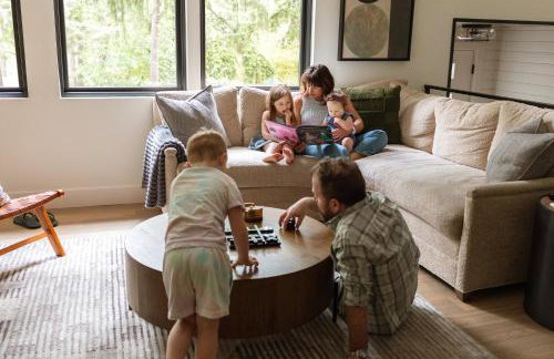 Family-Friendly Luxe Home with Sauna - mins to UO - Foto 56