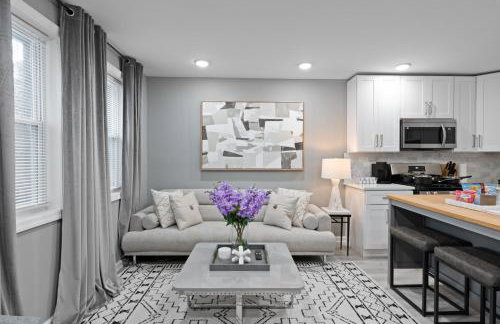 Modern Condo with Private Porch, Mins to NYC - Foto 22