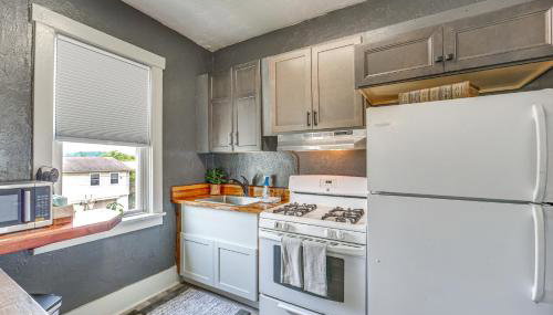 Updated New Kensington Home with Deck 22 Mi to PGH! - Foto 2