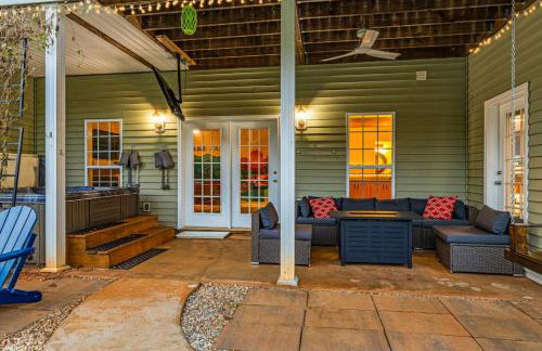 LKJ - Lakefront Home, Hot tub, Fire Pit, Games and Movie Room! - Foto 70