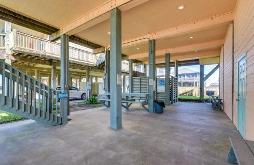 Ocean-View Balcony! Coastal Haven in Crystal Beach - Foto 27