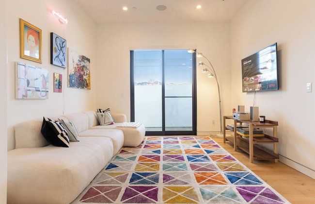 Luxe Weho Villa, Walk to Melrose Ave, Pool + Hot Tub North Vista by Avantstay - Foto 108