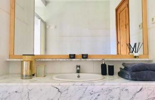 Casa mediterránea con gran jardín y piscina a 500 m de la playa - Foto 29