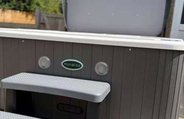 Modern 2 Bedroom Private Detached Cottage With HotTub - Foto 15