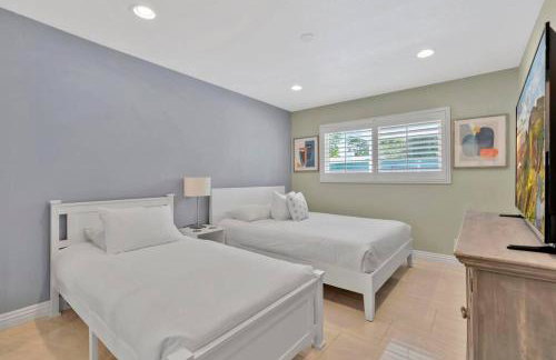 New cheerful villa, Pool, Spa, Mini Golf, Game room, Fire pit next to Disneyland - Foto 36