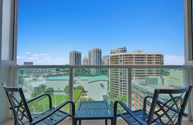 Stunning 12th Floor Studio in the Grove - Foto 17