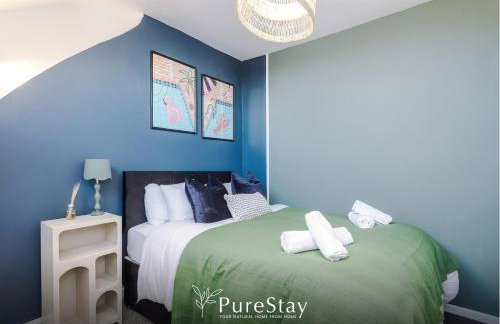 BIG House for Business Stays in Barnsley with 6-bedrooms & 8 Beds by PureStay - Foto 6