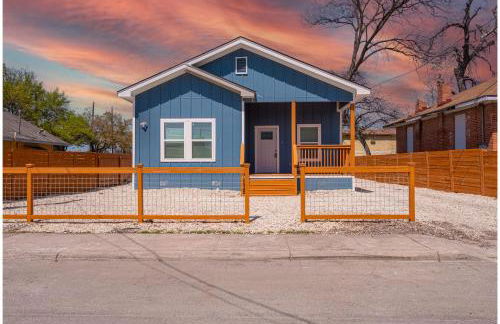 Sleek 4BR3BA Urban Living w Downtown Views - Foto 1