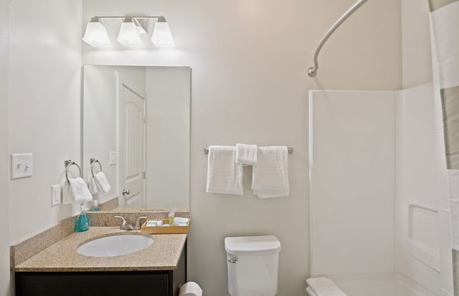 Texas State Sanctuary With Massive Pool Oasis - Foto 19