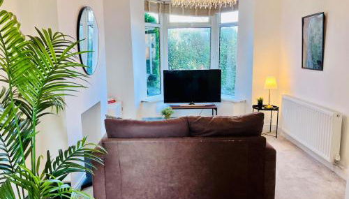 Charming End of Terrace Home with Garden - Foto 3