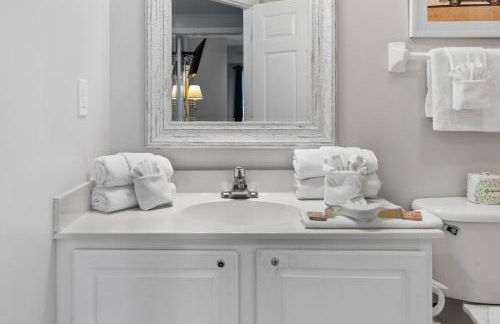 Breath Taking 3 BR Direct Oceanfront Condo with Private Balcony at The Wyndham Ocean Walk Resort - Foto 7