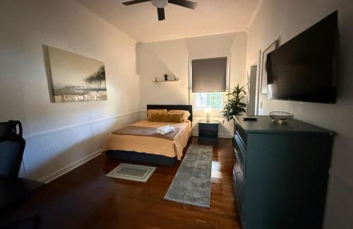 Charming 2-Bedroom 1 Bath Near Everything - Foto 19