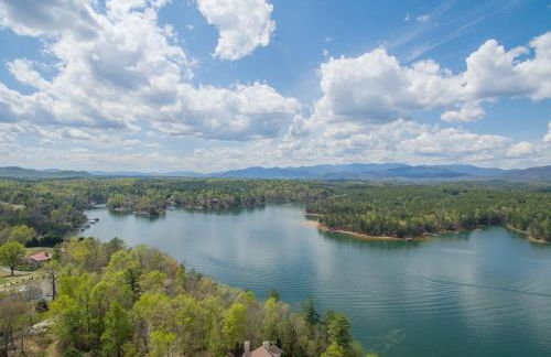 Hilltop Lodge Opulent Lakefront Living in Lake James - Photo 42