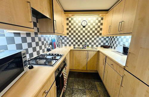 Cosy 2 Bedroom Canary Wharf House with Private Garden - Foto 1