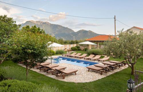 Villa Popovi a Dvori - Six Bedroom Villa with Pool - Foto 39