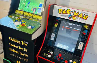 Lake Escape with paddle boards, fire pit & game room - Foto 12