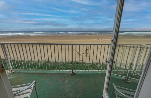 Oceanfront Suite - Sleeps Six - Pool & Hot Tub - Foto 4