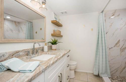 Luxury Beachside Condo - Half Mile from Beach - Foto 2