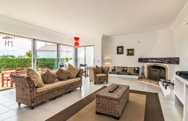 Arribas Villa - Photo 9