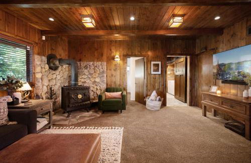 Large A-Frame Cabin (9 Beds, AC, + Lake Access) - Foto 18