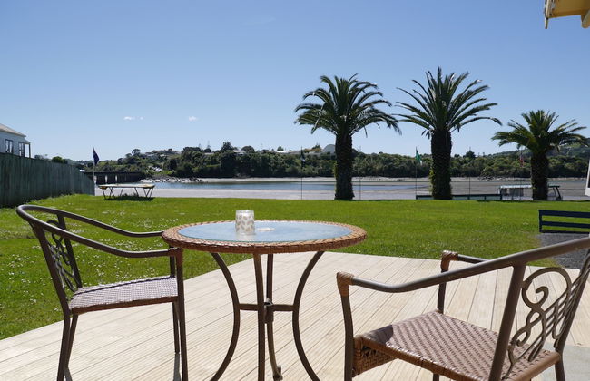 Raglan Palm Beach Motel - Photo 46