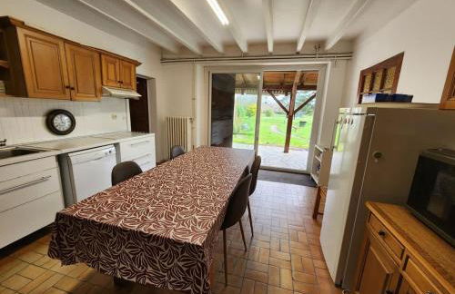 Spacious house with large garden in Valdivienne - Foto 9