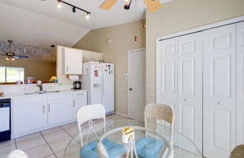 Bright Titusville Retreat with Lanai - WFH Friendly! - Foto 10