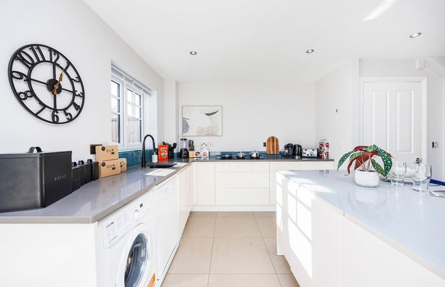 Large 4 Bed Townhouse in Uxbridge Sleeps 9 - Foto 24