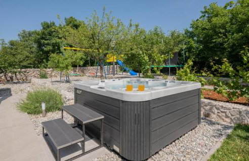 Cozy Home In Veliki Brocanac - Foto 11