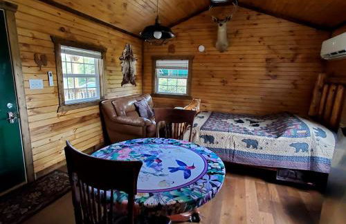 Wooden Rustic Cabin Great for Outdoor Activities in Liberty, Kentucky - Foto 7