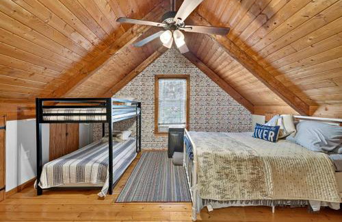 Riverfront w Hot Tub Game Room Fire Pit & More - Foto 35