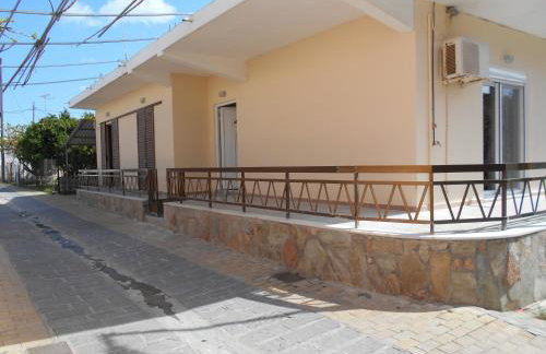 Village House - Photo 11