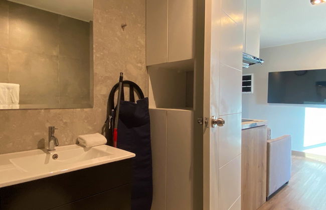 w Modern 1BR w AC Near Kennedy Park - Photo 11