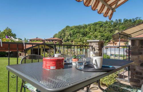 Tinas yellow home - Photo 23