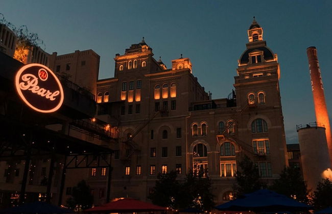 Fascinating 1BR 1 BA Near Festive DT and Riverwalk - Foto 25