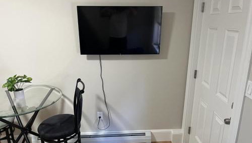 Downtown Apt King Beds Mins to Salem - Foto 2