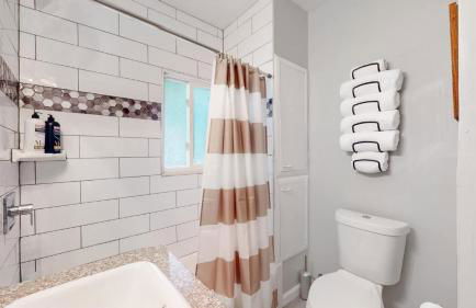 Chic Denver Family Retreat Free Parking & Prime Location - Foto 17