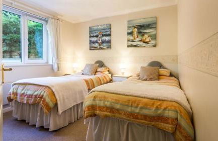 Family Bungalow with Private Pool - Photo 4