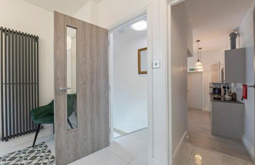 Warstone Suite-Luxury 2-Bedroom Flat, Parking, WiFi, Netflix, Central Location - Foto 21