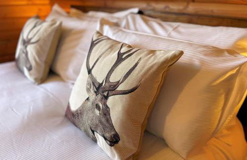 Beautiful 2BR Beach Lodge Set In Stunning Gardens - Pass the Keys - Photo 13