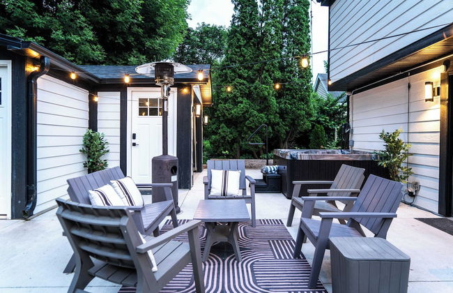 Gatsby Theme Near Downtown w Game Room, EV Charger - Foto 21