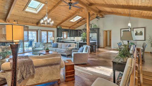 Renovated Riverfront Retreat with Deck and Grill! - Foto 5