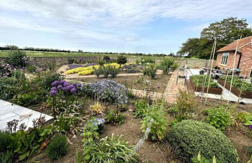 Boutique double room with countryside views - Photo 10